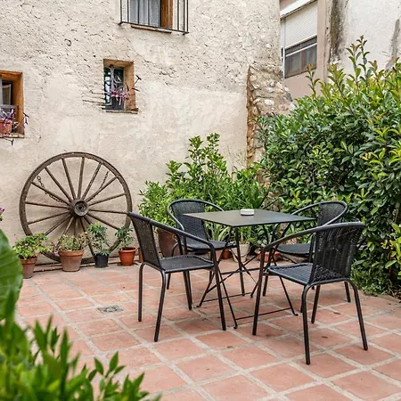 Bayre-casa Rural * Fortià